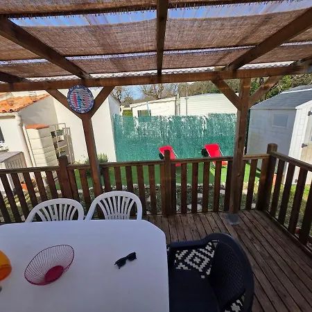 Oleron Mobile For 6 People Air Conditioning 4 Bikes